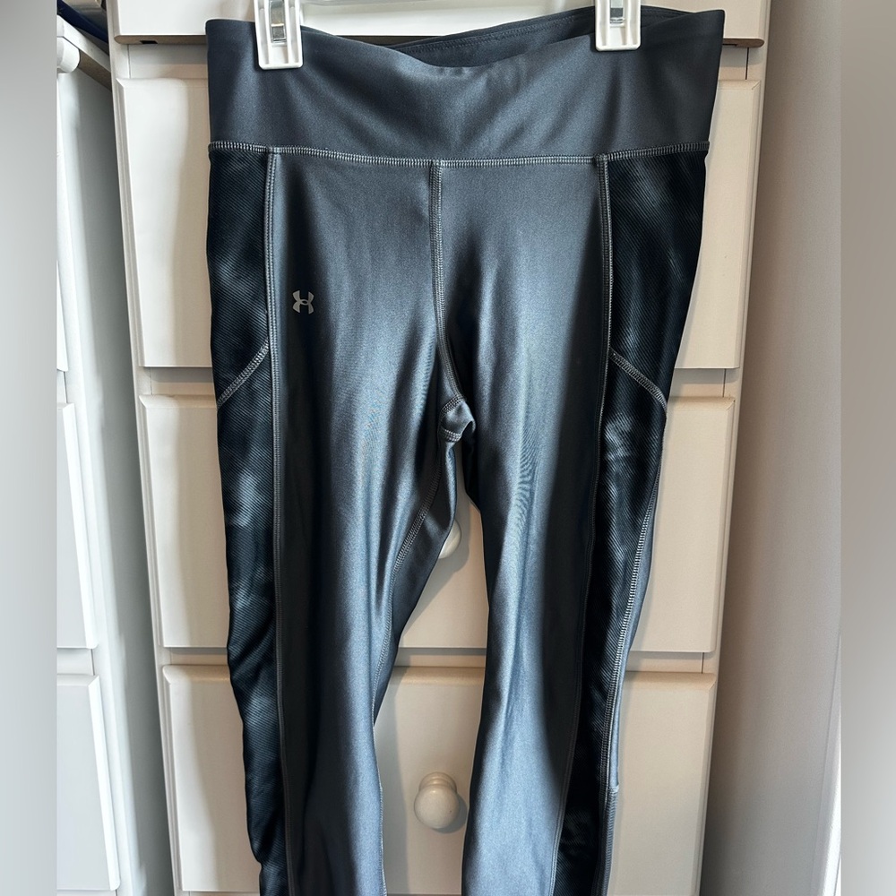 Under Armour Charcoal Cropped Performance Leggings